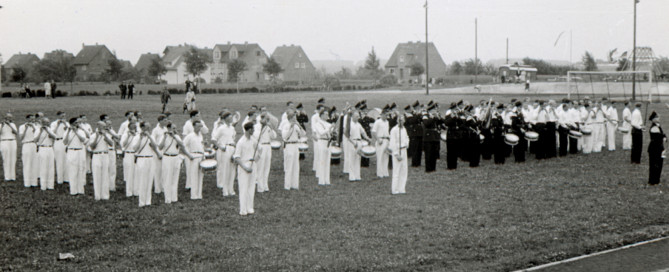 Gau-Spielleutetreffen auf der Langenbergkampfbahn in Großenritte (Foto: 1951/52)