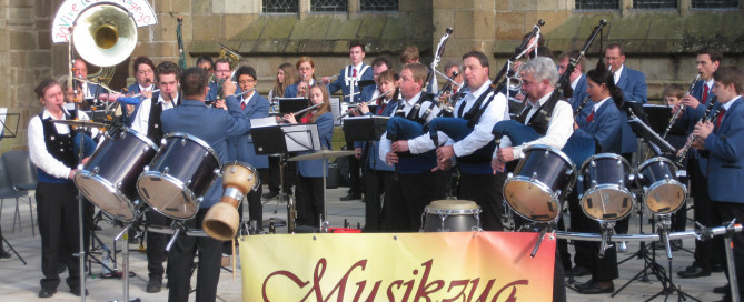 Gemeinsames Konzert mit Bagad und dem Großenritter Musikzug, in Vire 2013
