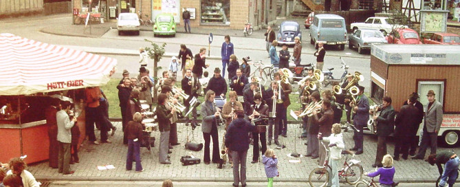 Platzkonzert auf dem Dorfplatz in Großenritte (hier zur Kirmes 1974)