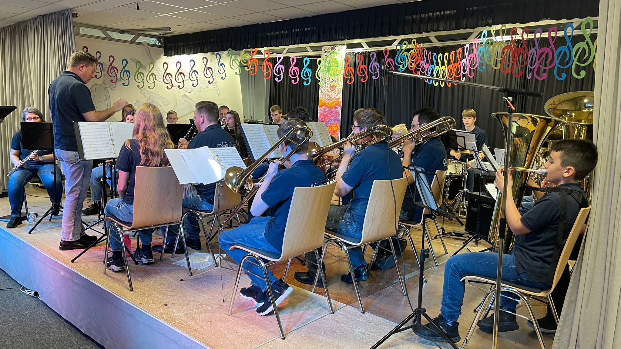 Das Jugendorchester des GSV-Musikzugs live in der EKS, unter der Leitung von Peter Cloos.