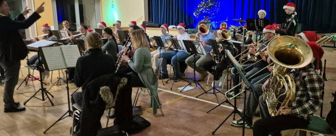 Das Nachwuchsorchester bei der Musikzug-Weihnachtsfeier 2025
