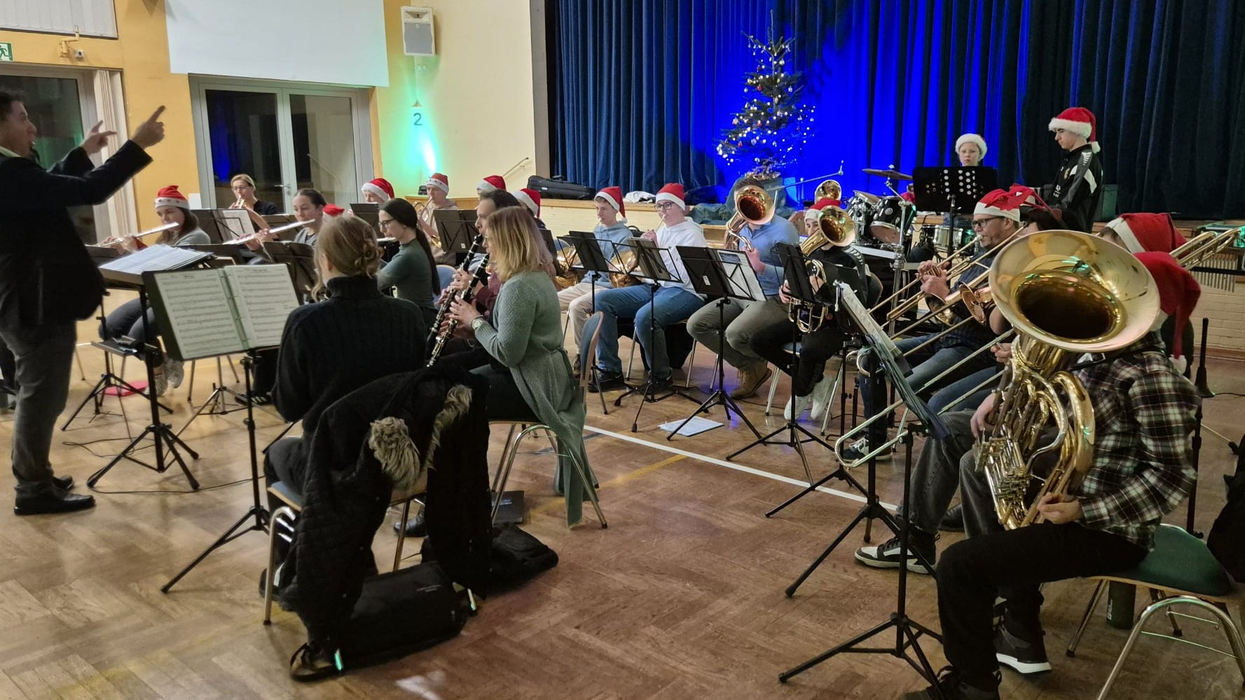 Das Nachwuchsorchester bei der Musikzug-Weihnachtsfeier 2025 Das Nachwuchsorchester bei der Musikzug-Weihnachtsfeier 2025