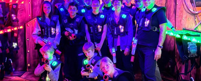 Musikzug-Nachwuchs trifft sich beim Lasertag-Spielen in Kassel.